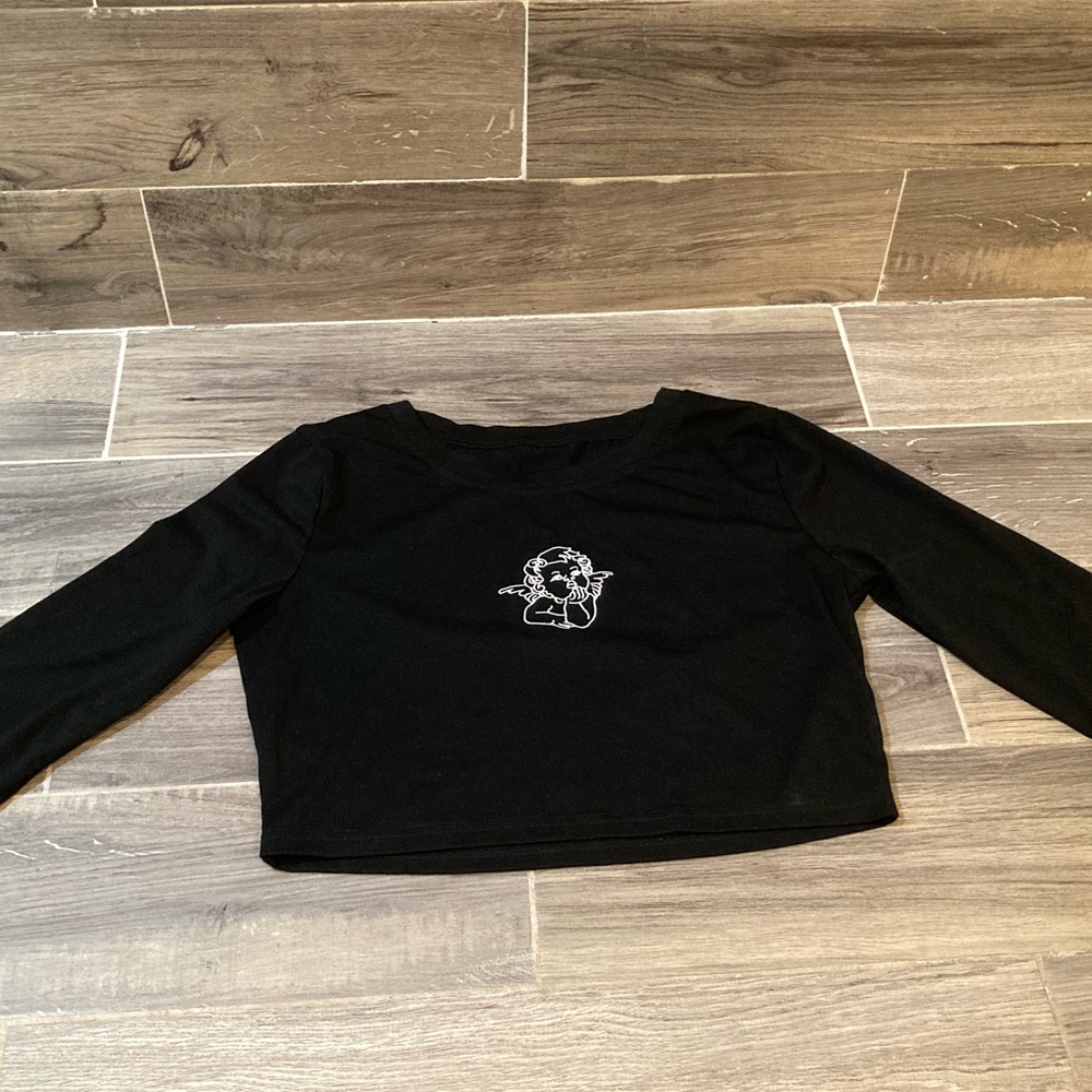 Women’s Black Angel Embroidery Crop Tee | Size Medium